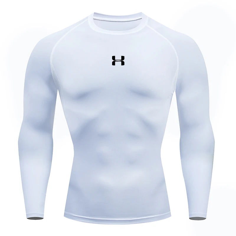 Camiseta esportiva manga longa para academia branca com ajuste justo e logo preta no peito